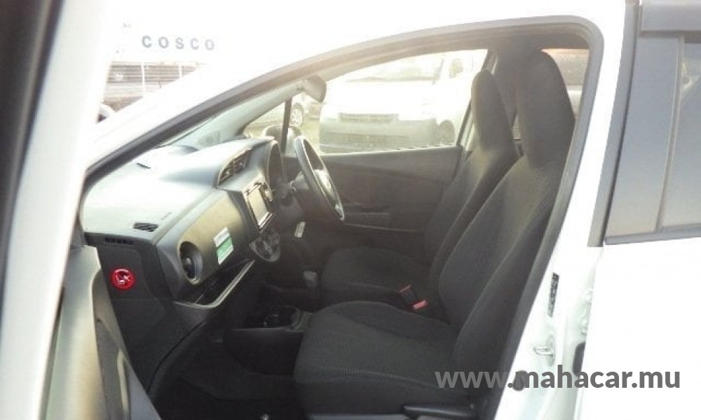 2019 Toyota Vitz photo 16
