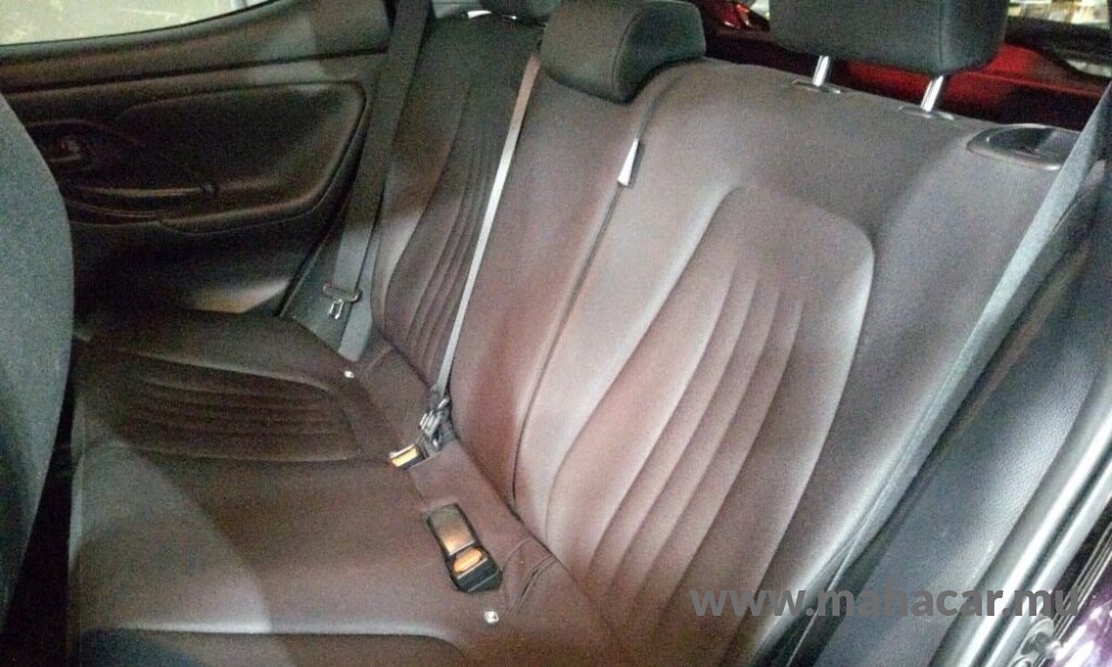 2021 Toyota Yaris Hybrid photo 3