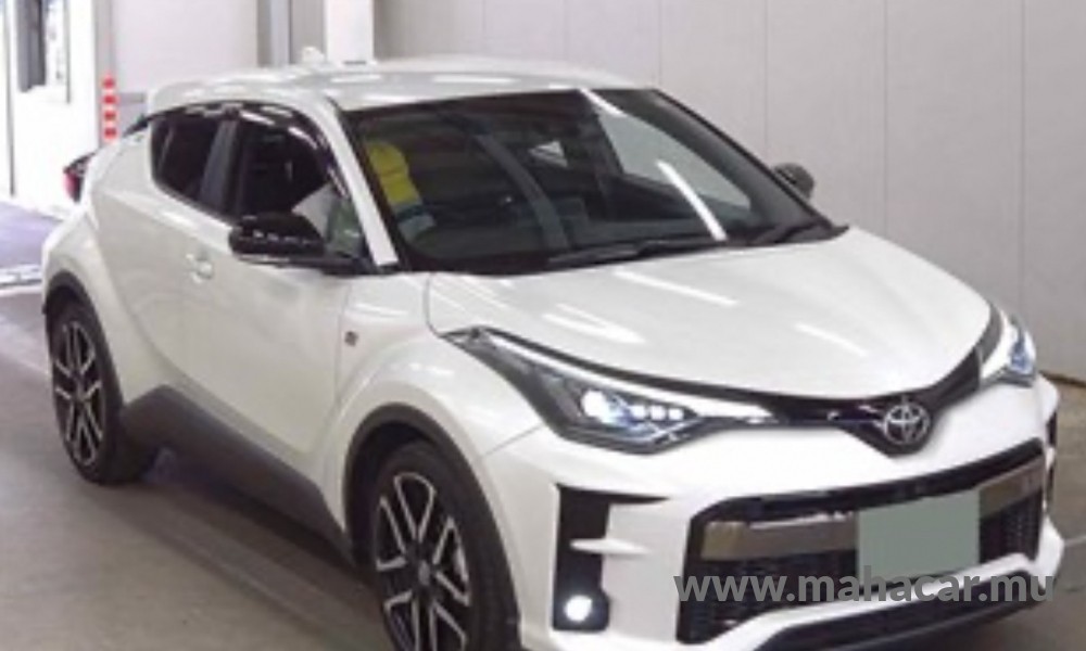 2021 Toyota CHR HYBRID, White