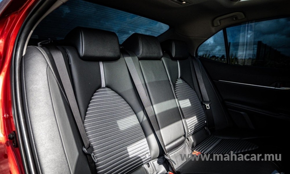 2020 Toyota Camry photo 11