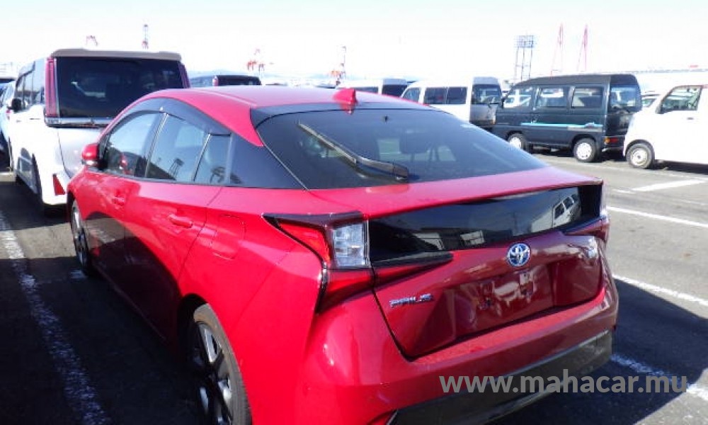 2020 Toyota PRIUS photo 12