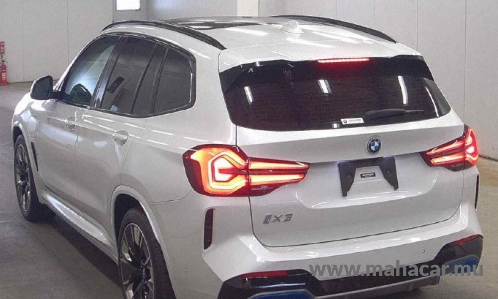 2022 BMW iX3 photo 2