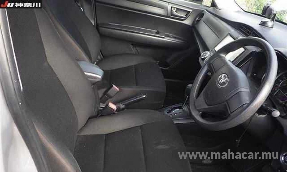 2021 Toyota Corolla Axio photo 8