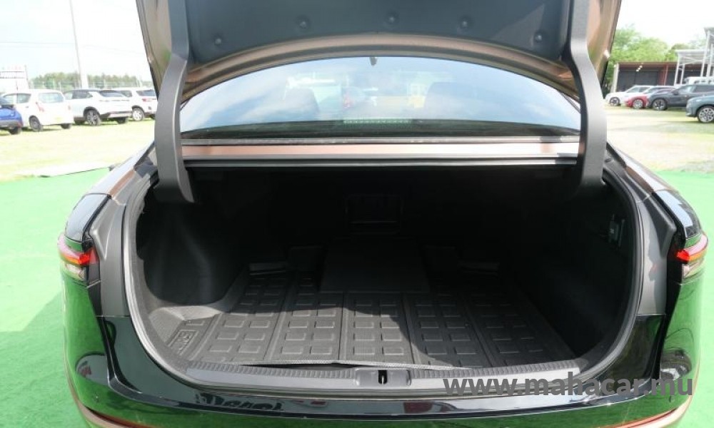 2023 Toyota Crown photo 10
