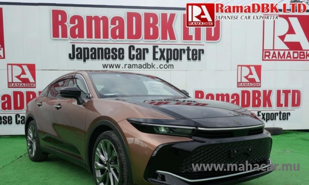 2023 Toyota Crown photo 2