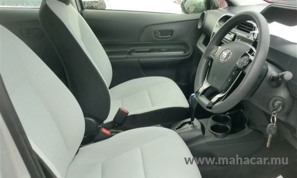 2019 Toyota AQUA photo 9