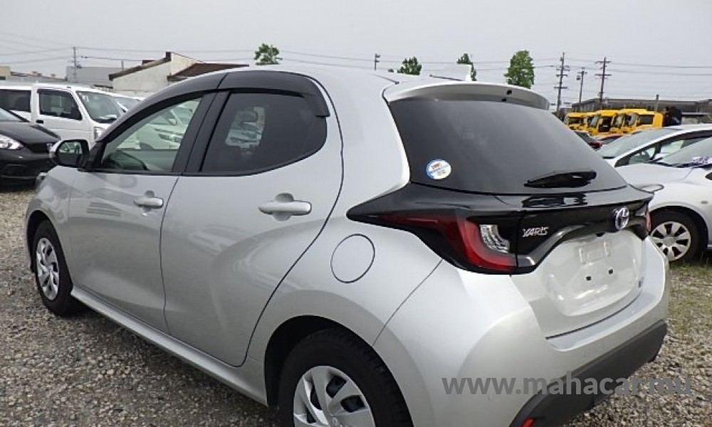 2022 Toyota Yaris Hybrid photo 6