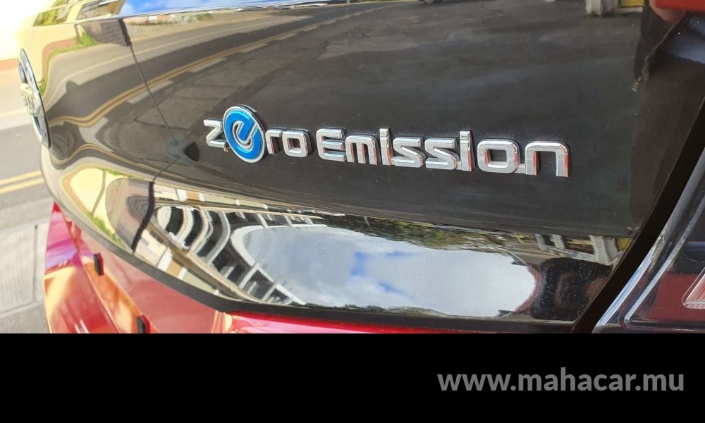 2020 Nissan Leaf G-Edition photo 6