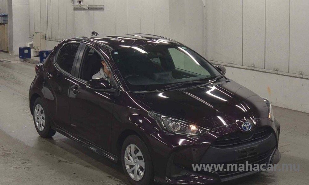 2021 Toyota Yaris Hybrid photo 3