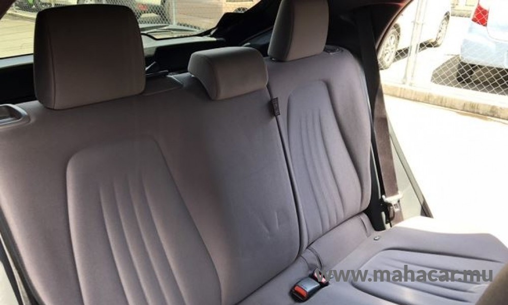 2020 Toyota Yaris photo 8