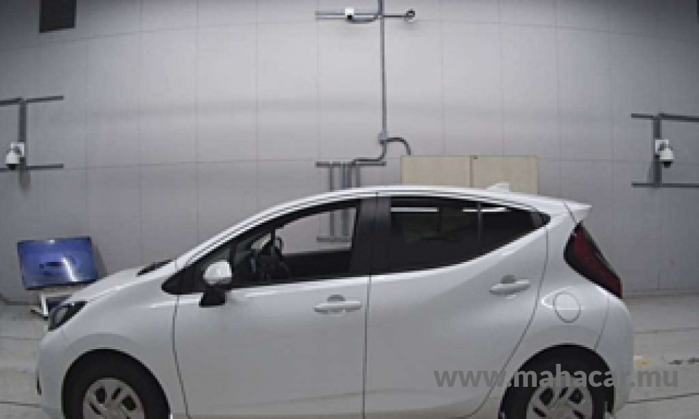 2021 Toyota AQUA photo 4
