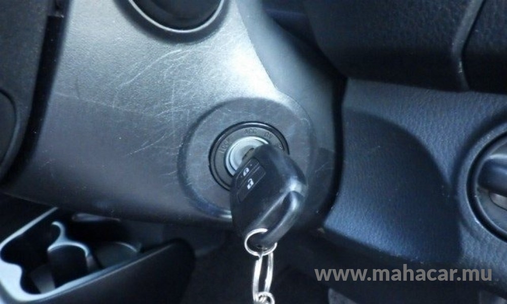 2019 Toyota Vitz photo 14