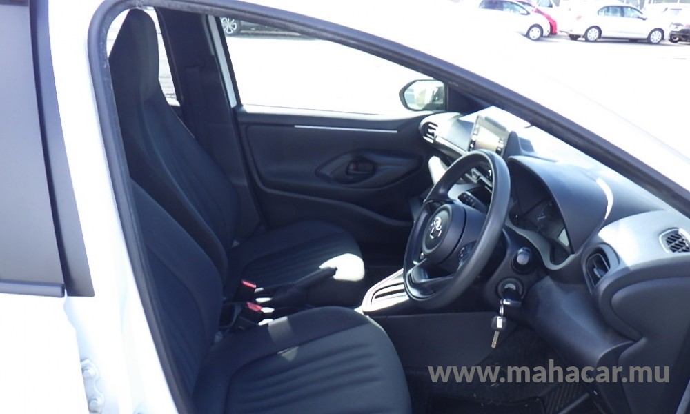 2021 Toyota Yaris photo 7