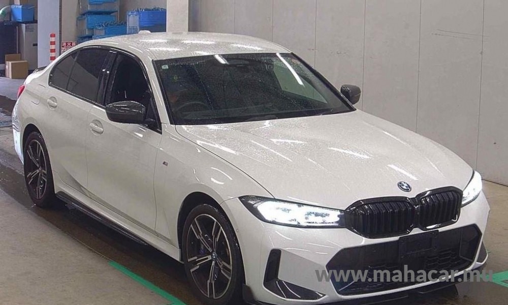 2024 BMW 330e photo 3