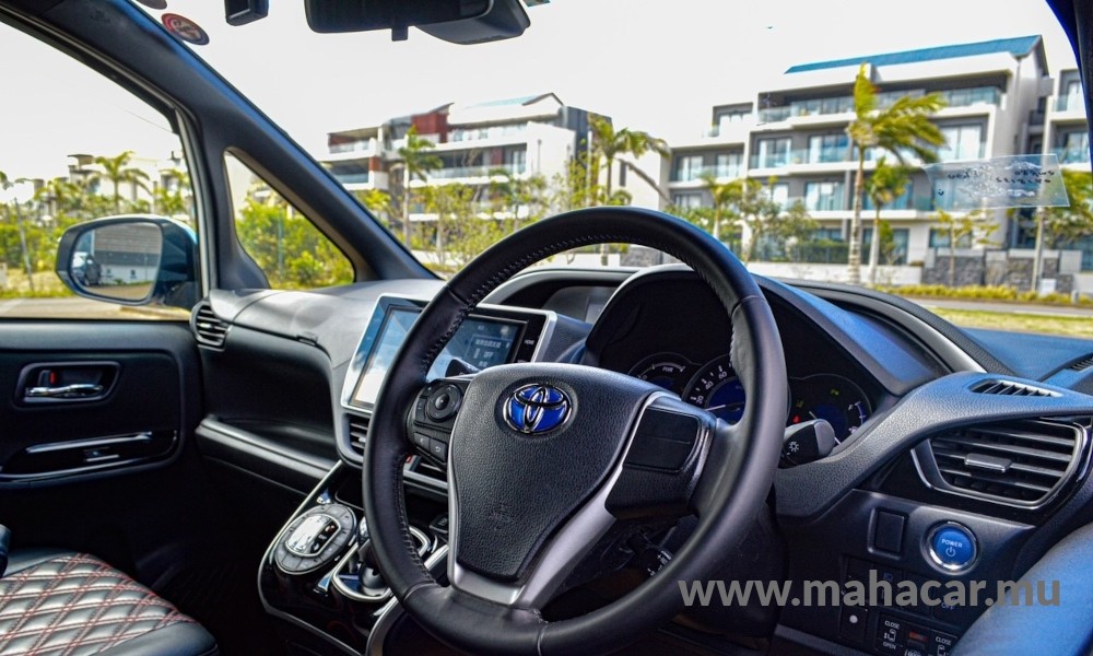 2019 Toyota VOXY photo 4