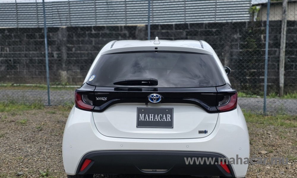 2022 Toyota Yaris Hybrid photo 8