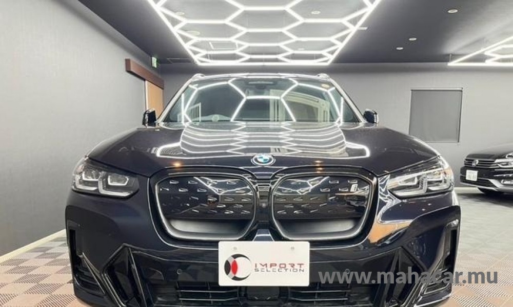 2024 BMW iX3, Black