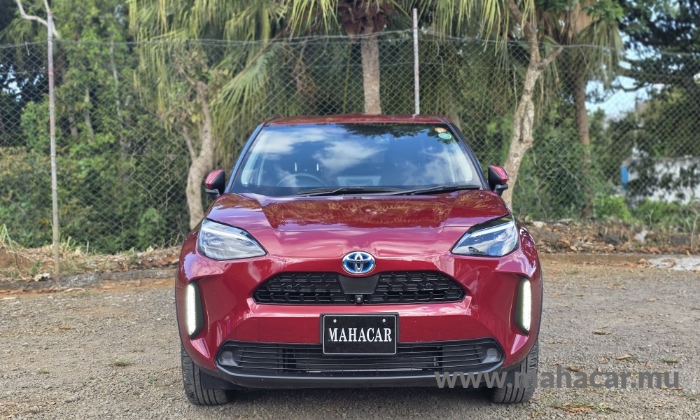 2022 Toyota Yaris Cross Hybrid, Red