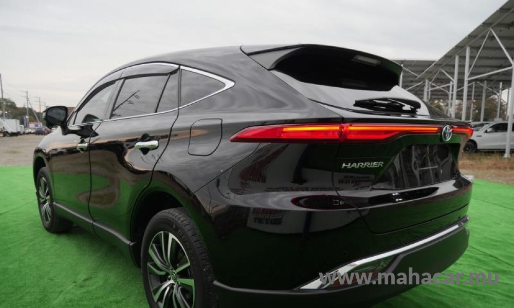 2022 Toyota Harrier photo 3
