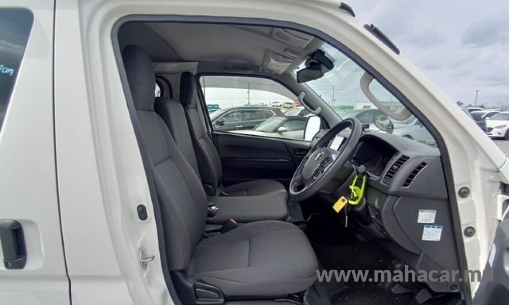 2022 Toyota Hiace photo 18