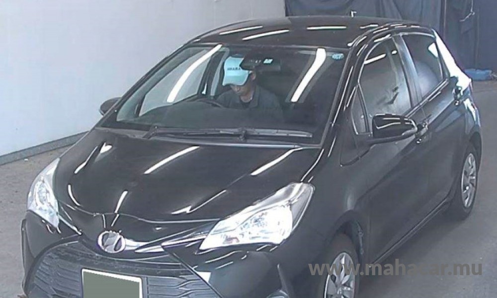 2019 Toyota Vitz, Black