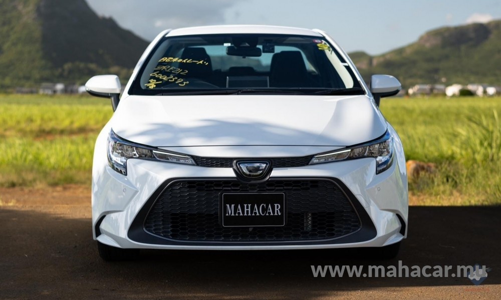 2020 Toyota Corolla photo 2