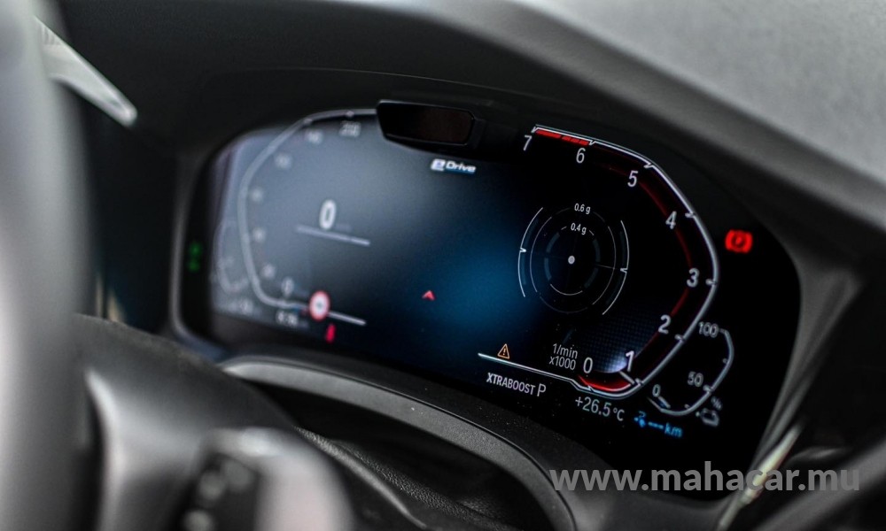 2019 BMW 330e photo 10