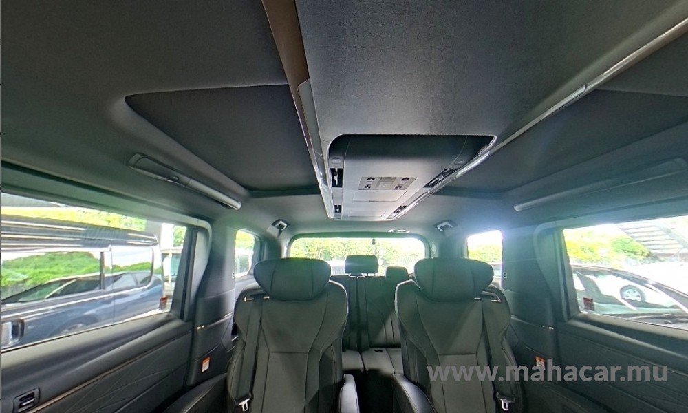 2024 Toyota Alphard photo 9