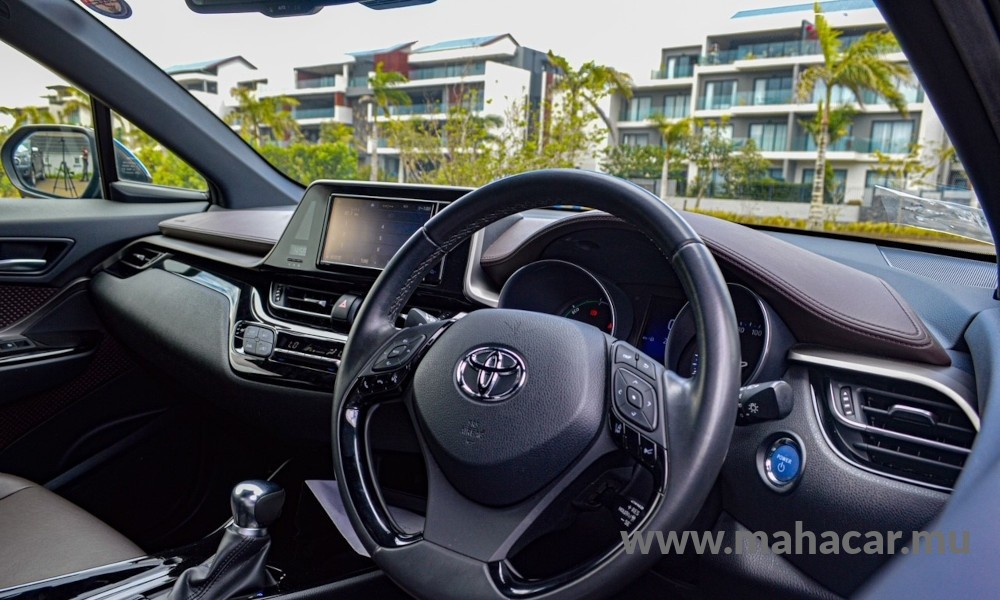 2019 Toyota CHR HYBRID photo 7