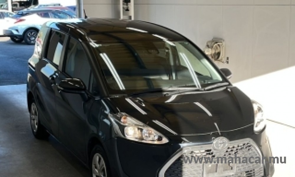2022 Toyota Sienta photo 2