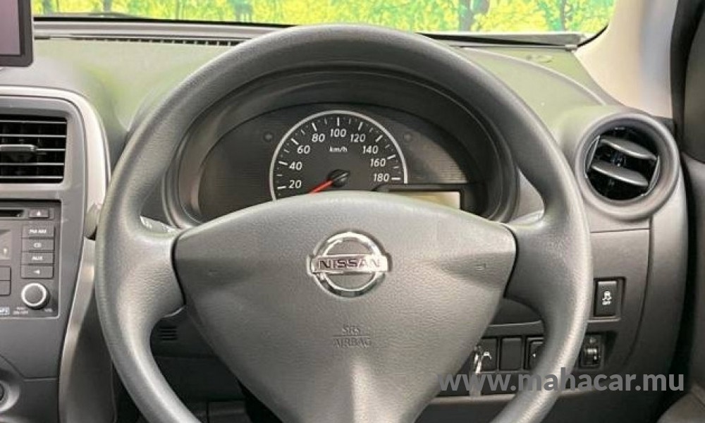 2021 Nissan March photo 5