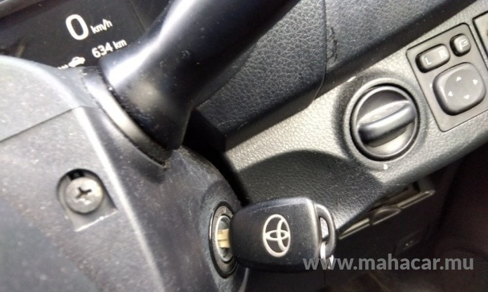 2019 Toyota VITZ HYBRID F photo 9