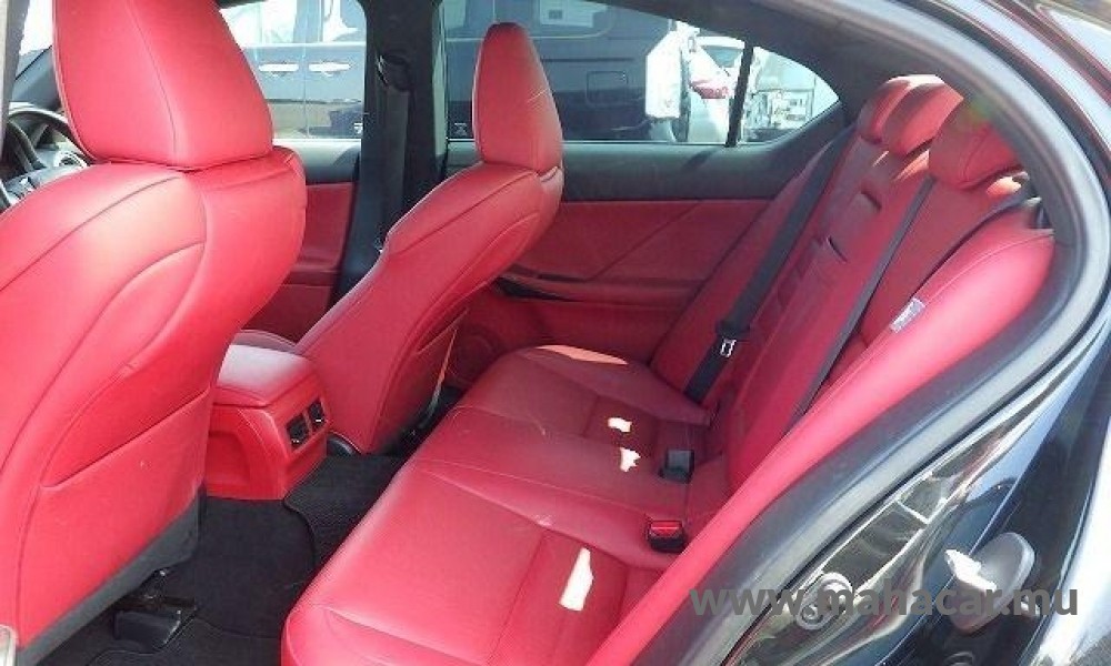 2021 LEXUS IS 300h photo 9