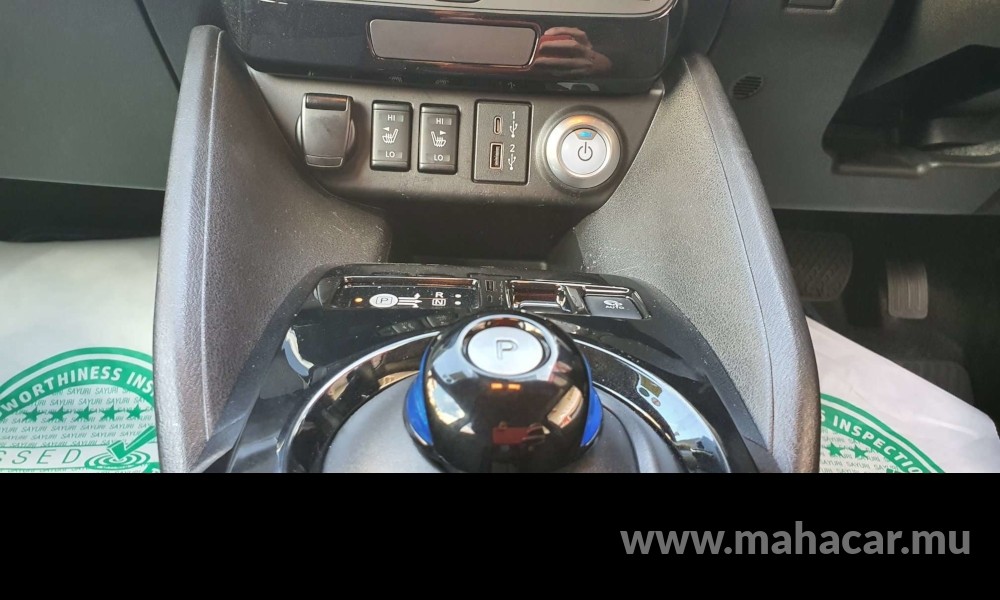 2020 Nissan Leaf G-Edition photo 18
