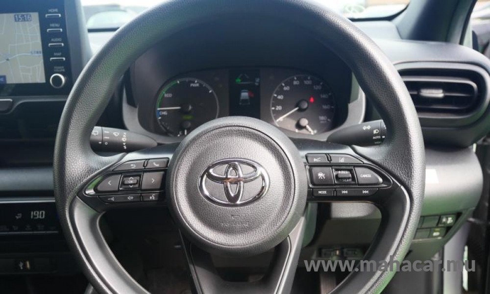 2023 Toyota Yaris Hybrid photo 4