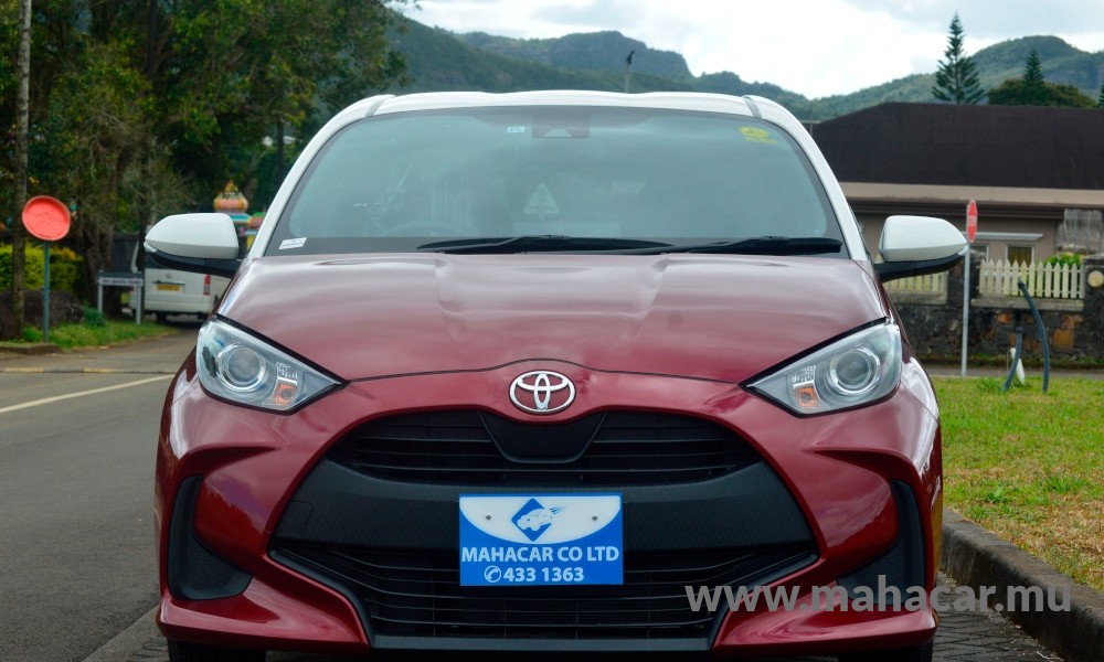 2020 Toyota Yaris, Red/ 2 Tone