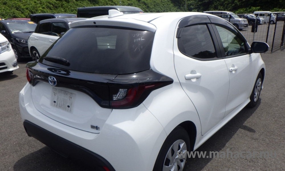 2022 Toyota Yaris Hybrid photo 8