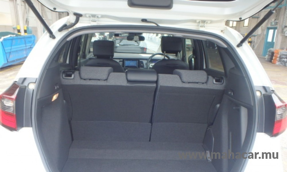 2020 Honda FIT HYBRID photo 3