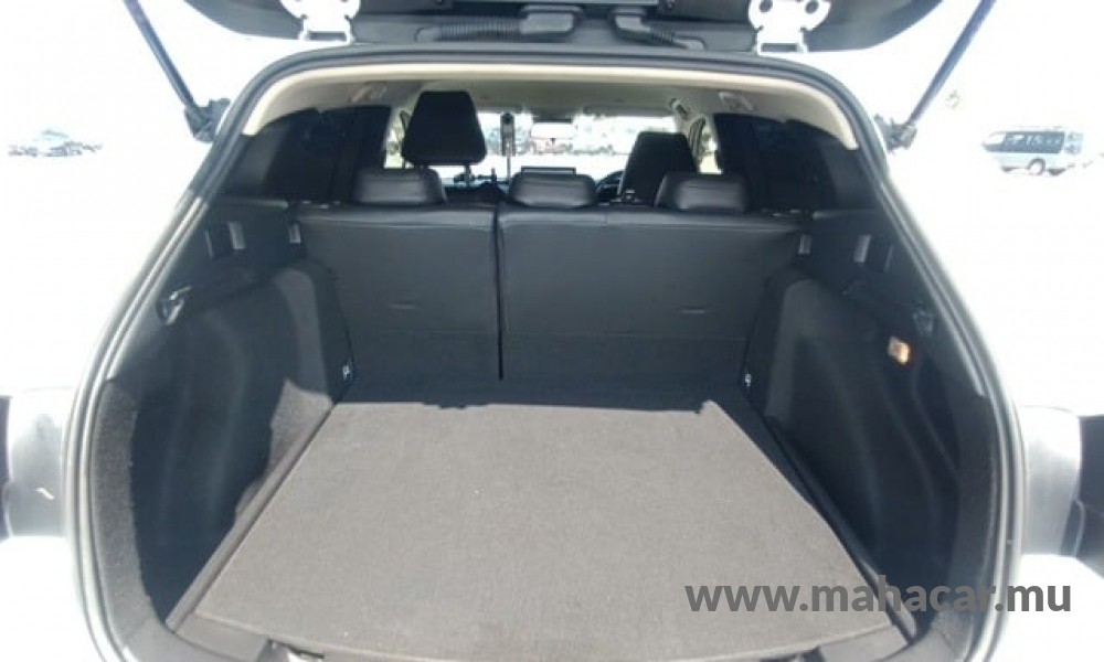 2023 Toyota Corolla Touring Hybrid photo 11