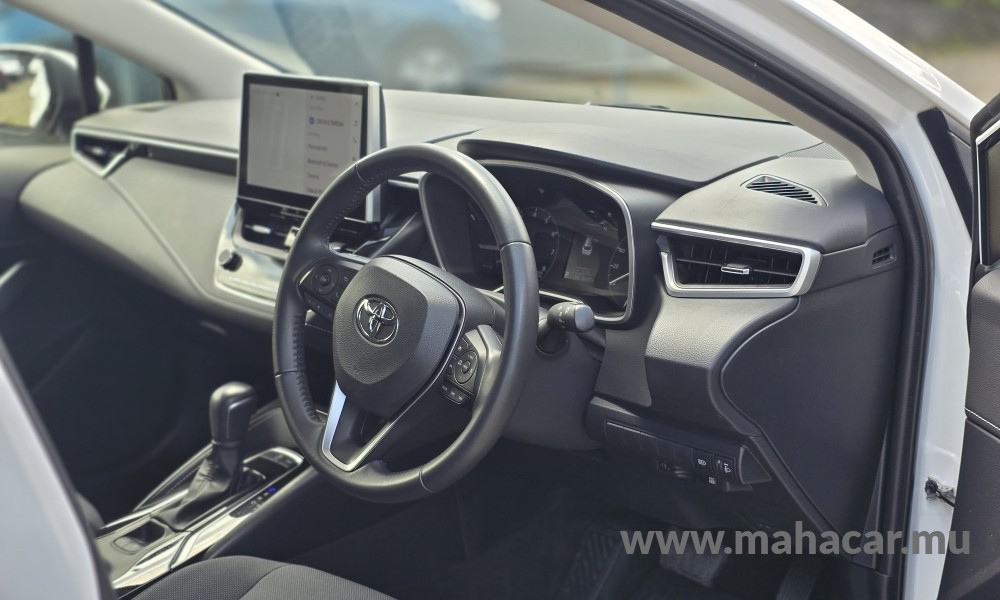2023 Toyota Corolla Touring photo 3