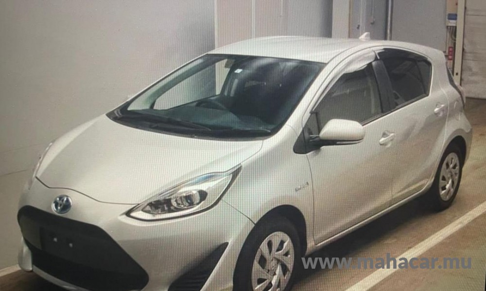 2019 Toyota AQUA, Silver
