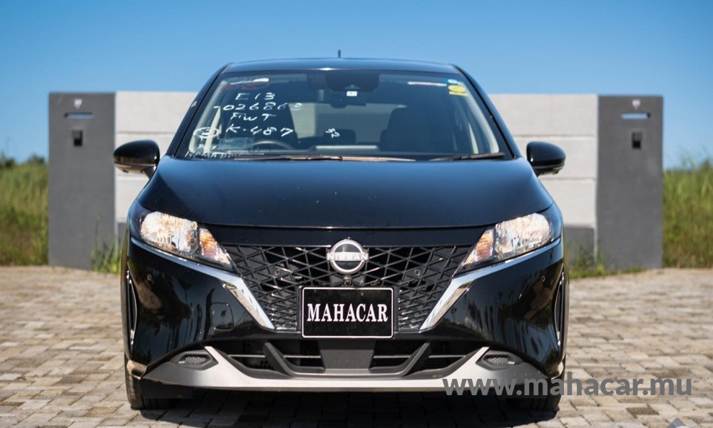 2021 Nissan NOTE E-POWER, Black
