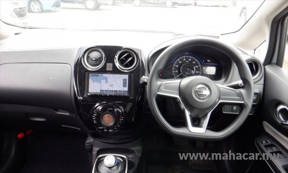 2019 Nissan NOTE E-POWER photo 3