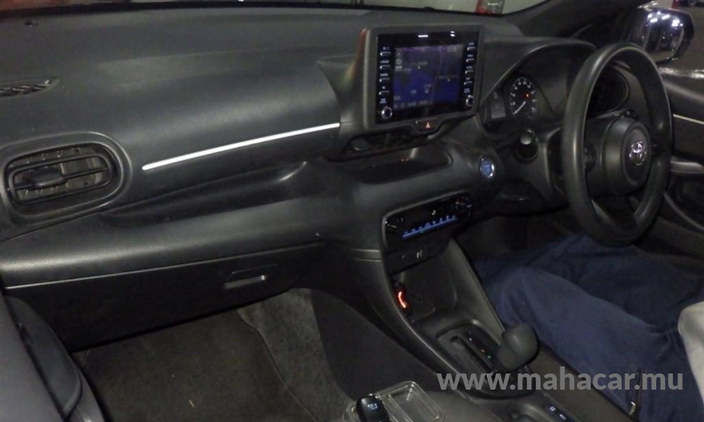 2021 Toyota Yaris Hybrid photo 5