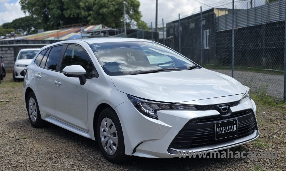 2023 Toyota Corolla Touring, White