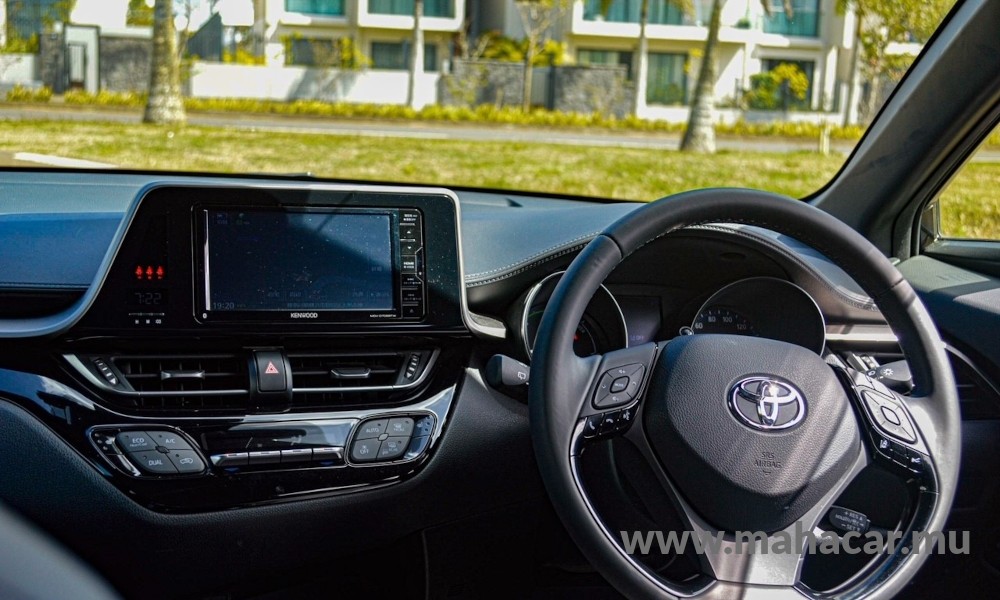 2019 Toyota CHR HYBRID photo 5