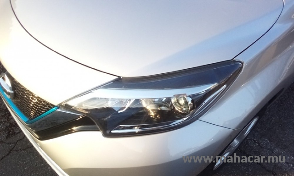 2020 Nissan NOTE E-POWER photo 2