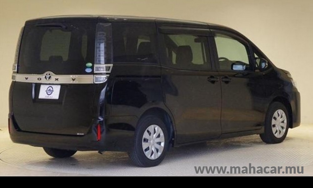 2020 Toyota VOXY photo 11