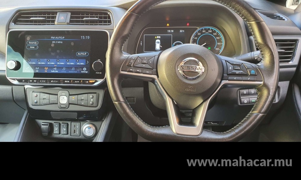 2020 Nissan Leaf G-Edition photo 12