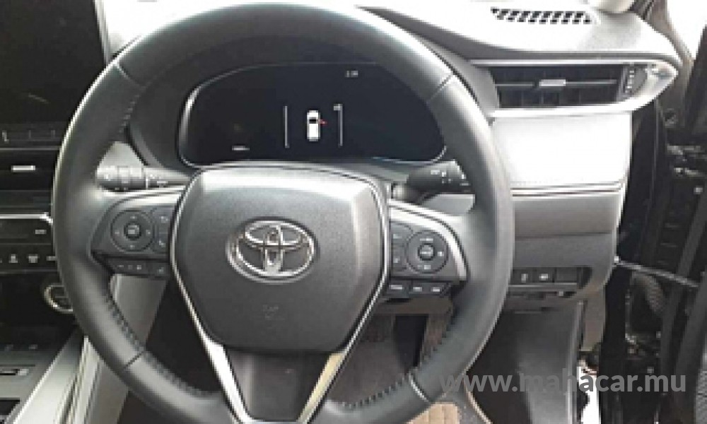 2023 Toyota Harrier photo 7